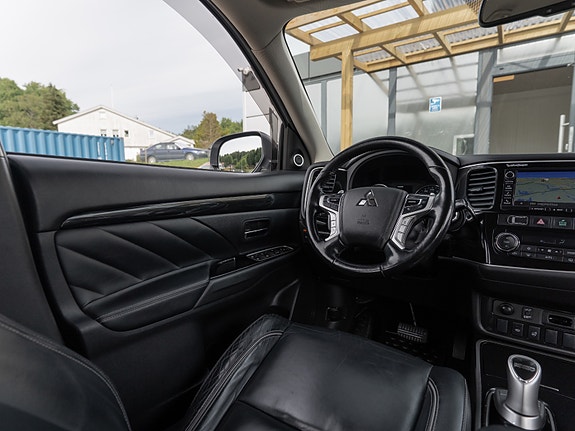 Mitsubishi Outlander 30 of 30