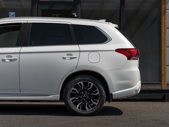 Mitsubishi Outlander 12 of 30