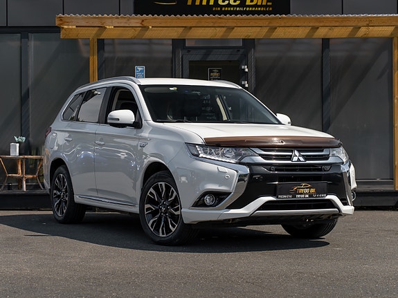 Mitsubishi Outlander 3 of 30