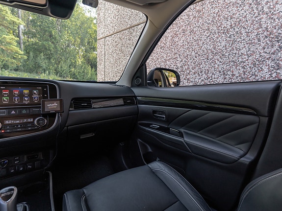Mitsubishi Outlander 30 of 30