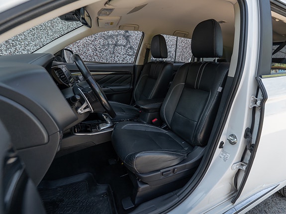 Mitsubishi Outlander 24 of 30