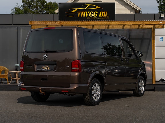 Volkswagen Multivan 7 of 30