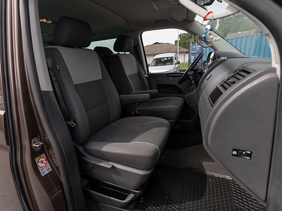 Volkswagen Multivan 19 of 30