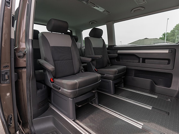 Volkswagen Multivan 20 of 30