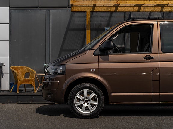 Volkswagen Multivan 11 of 30
