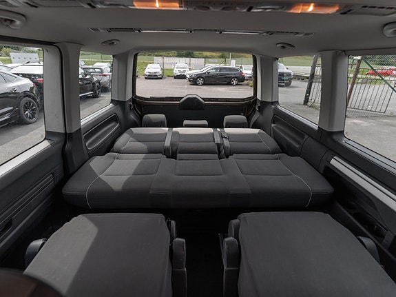 Volkswagen Multivan 26 of 30
