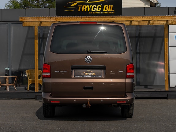 Volkswagen Multivan 8 of 30