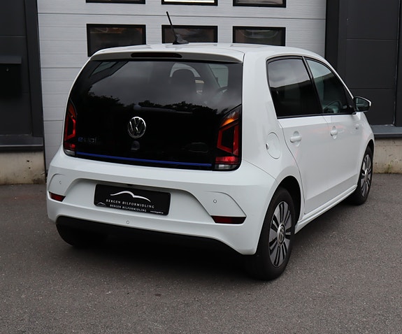 Volkswagen UP! 4 of 17