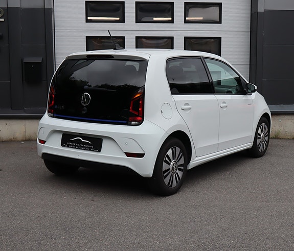 Volkswagen UP! 2 of 17