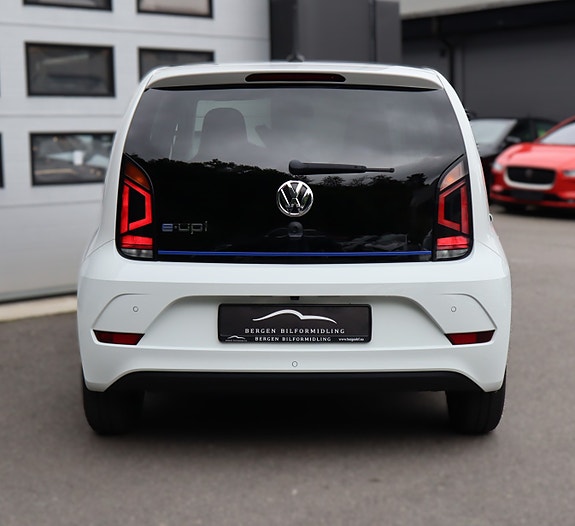 Volkswagen UP! 6 of 17