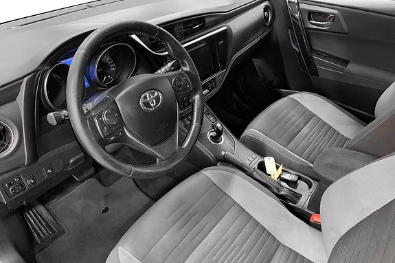 Toyota Auris 2 of 12