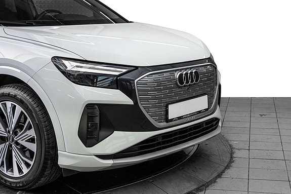 Audi Q4 e-tron 2 of 5