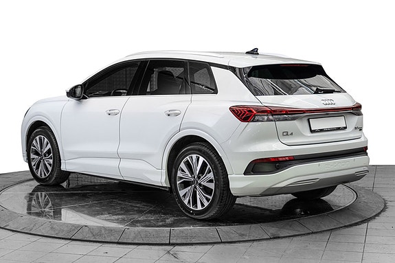 Audi Q4 e-tron 5 of 5