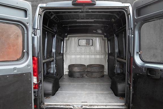Peugeot Boxer 4 of 12