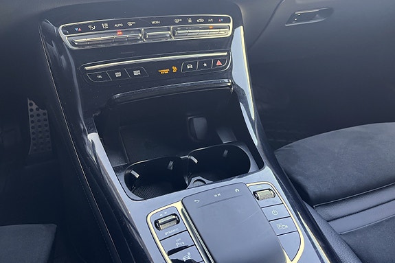 Mercedes-Benz EQC400 15 of 20