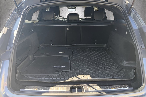 Mercedes-Benz EQC400 17 of 20