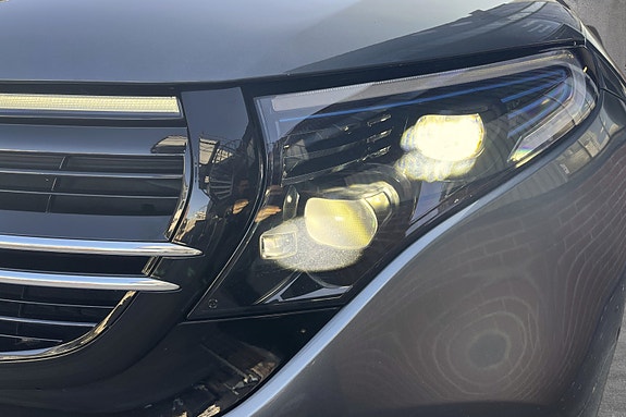 Mercedes-Benz EQC400 19 of 20