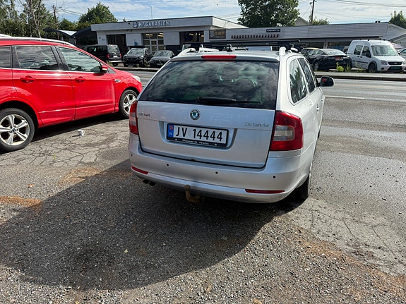 Skoda Octavia 3 of 5