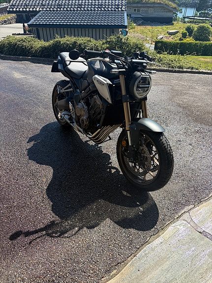 Honda CBR 650 R 3 of 11