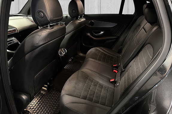 Mercedes-Benz EQC400 12 of 21