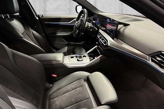BMW i4 12 of 24