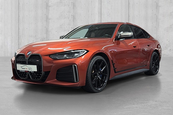 BMW i4 3 of 24