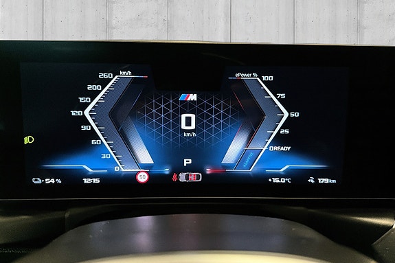 BMW i4 14 of 24