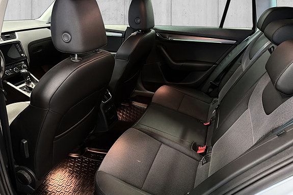 Skoda Octavia 12 of 23