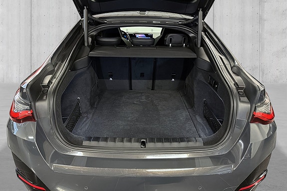 BMW i4 9 of 26