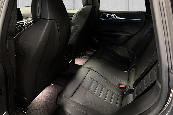 BMW i4 12 of 26