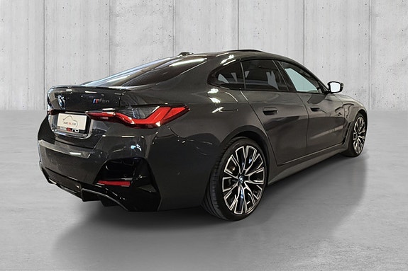 BMW i4 7 of 26