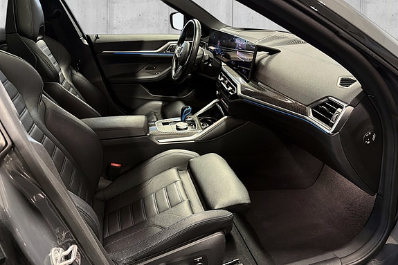 BMW i4 13 of 26