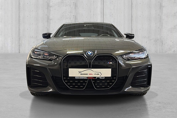 BMW i4 2 of 26