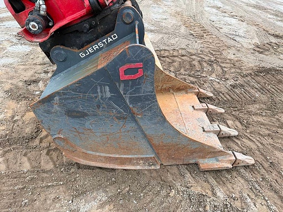 Takeuchi TB 2150 R 15 of 23