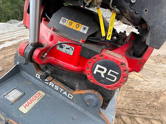 Takeuchi TB 2150 R 11 of 23