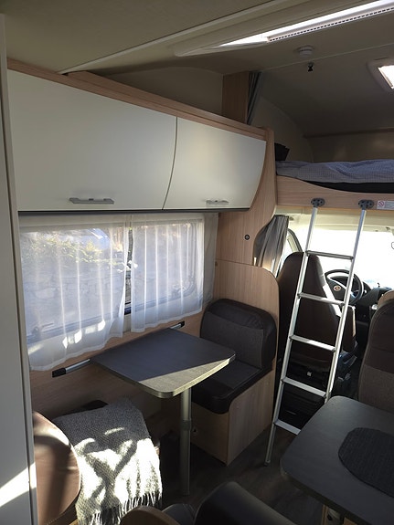 Sunlight A72 Automatgir og stor motor – Den perfekte familiebobilen med 6 sengeplasser 8 of 30