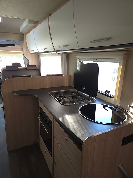 Sunlight A72 Automatgir og stor motor – Den perfekte familiebobilen med 6 sengeplasser 7 of 30