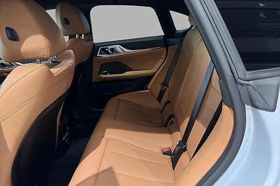 BMW i4 17 of 23