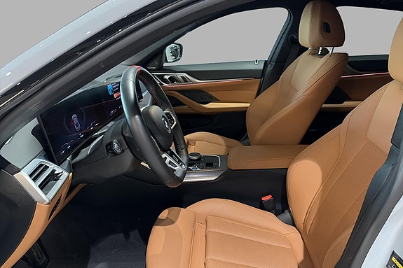 BMW i4 11 of 23
