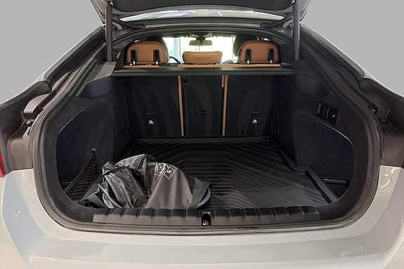 BMW i4 20 of 23