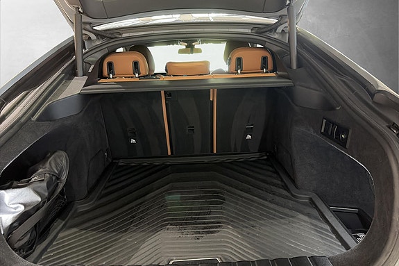 BMW i4 19 of 23