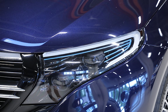 Mercedes-Benz EQC400 8 of 30
