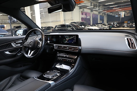 Mercedes-Benz EQC400 14 of 30