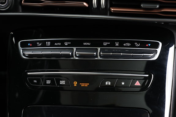 Mercedes-Benz EQC400 21 of 30