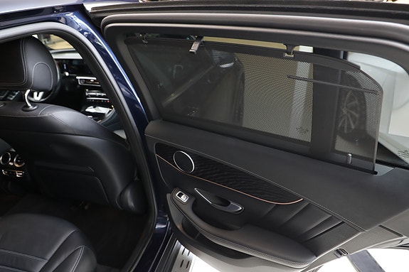 Mercedes-Benz EQC400 17 of 30