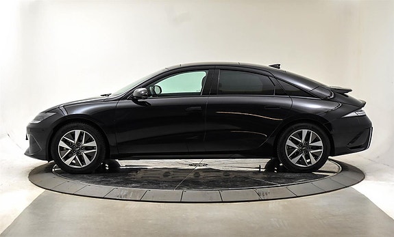 Hyundai Ioniq 6 2 of 30