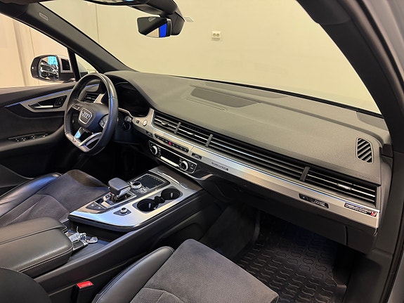 Audi Q7 13 of 19
