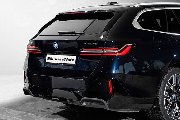 BMW i5 8 of 30