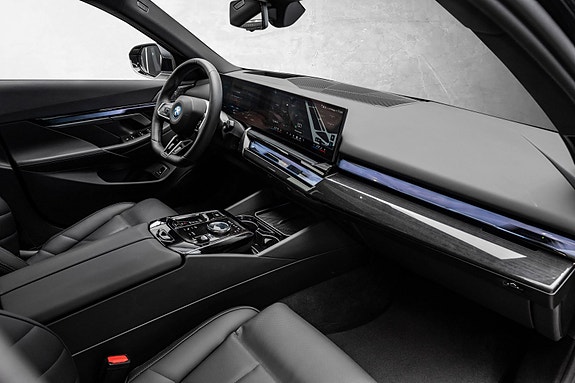 BMW i5 19 of 30