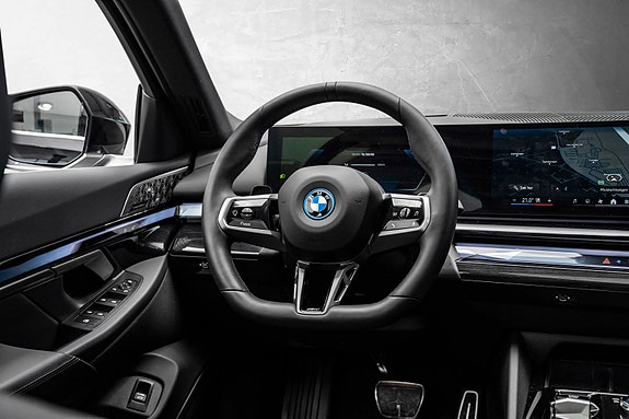 BMW i5 20 of 30